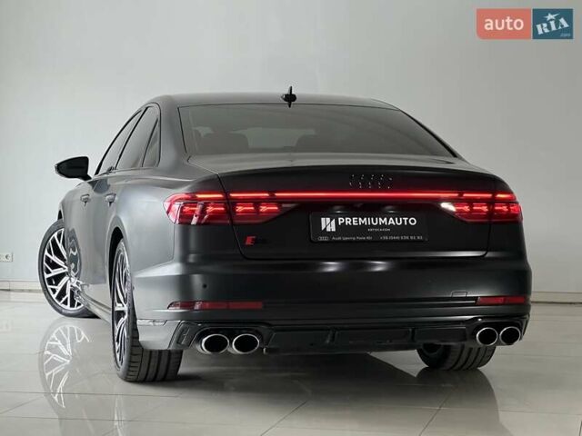 Черный Ауди С8, объемом двигателя 4 л и пробегом 90 тыс. км за 97000 $, фото 6 на Automoto.ua