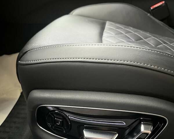 Черный Ауди С8, объемом двигателя 4 л и пробегом 53 тыс. км за 136465 $, фото 30 на Automoto.ua