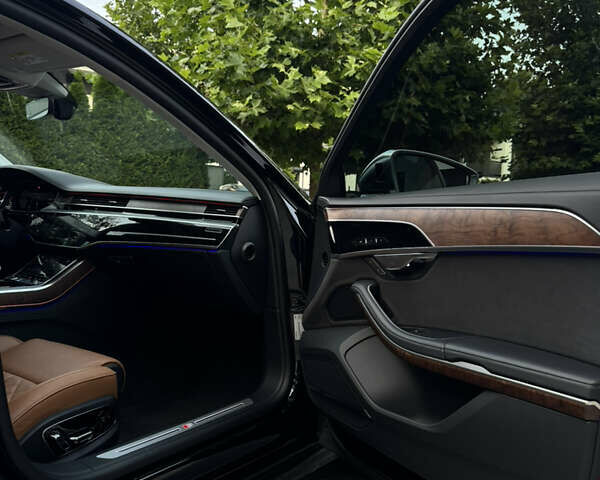 Чорний Ауді S8, об'ємом двигуна 4 л та пробігом 104 тис. км за 92400 $, фото 28 на Automoto.ua