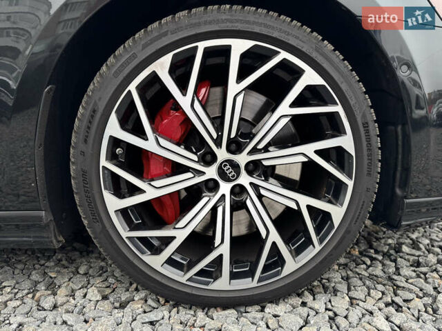 Черный Ауди С8, объемом двигателя 4 л и пробегом 43 тыс. км за 114000 $, фото 36 на Automoto.ua