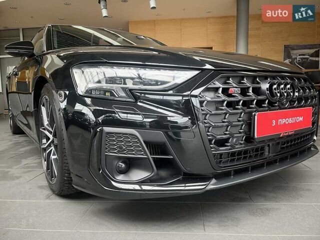 Черный Ауди С8, объемом двигателя 4 л и пробегом 53 тыс. км за 136465 $, фото 10 на Automoto.ua