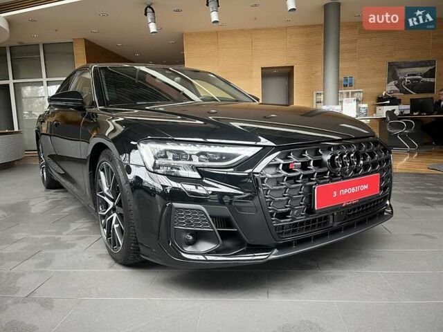 Черный Ауди С8, объемом двигателя 4 л и пробегом 53 тыс. км за 136465 $, фото 8 на Automoto.ua