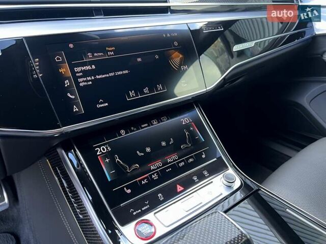 Ауди С8 2022 в Киеве на Automoto.ua Черный Ауди С8, объемом двигателя 4 л и пробегом 85 тыс. км за 102000 $, фото 22 на Automoto.ua