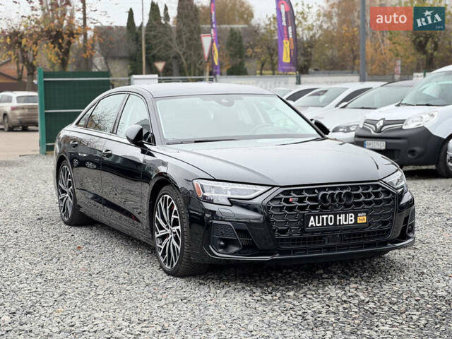 Черный Ауди С8, объемом двигателя 4 л и пробегом 43 тыс. км за 114000 $, фото 2 на Automoto.ua