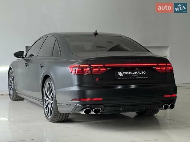 Черный Ауди С8, объемом двигателя 4 л и пробегом 90 тыс. км за 97000 $, фото 11 на Automoto.ua