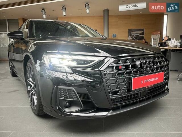 Черный Ауди С8, объемом двигателя 4 л и пробегом 53 тыс. км за 136465 $, фото 19 на Automoto.ua