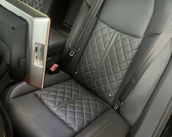 Черный Ауди С8, объемом двигателя 4 л и пробегом 53 тыс. км за 136465 $, фото 31 на Automoto.ua