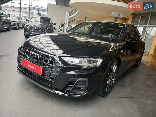 Черный Ауди С8, объемом двигателя 4 л и пробегом 53 тыс. км за 136465 $, фото 1 на Automoto.ua