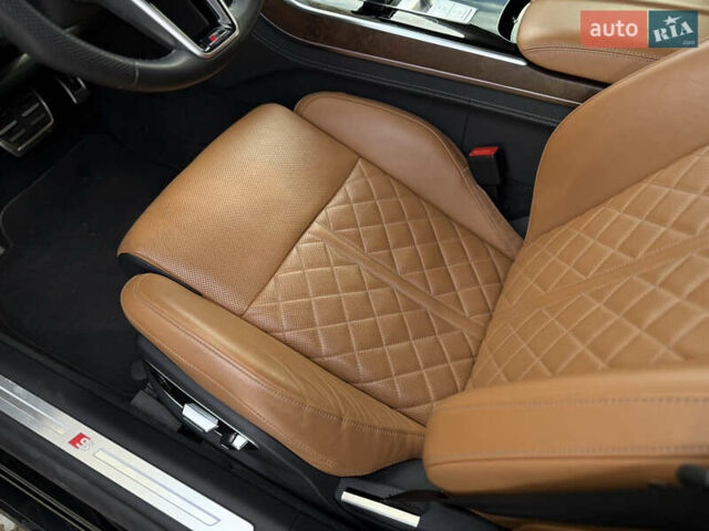 Чорний Ауді S8, об'ємом двигуна 4 л та пробігом 115 тис. км за 88900 $, фото 30 на Automoto.ua