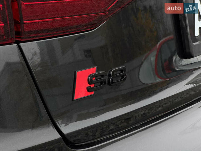 Черный Ауди С8, объемом двигателя 4 л и пробегом 43 тыс. км за 114000 $, фото 33 на Automoto.ua