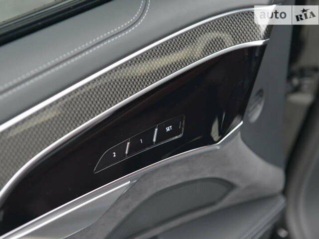 Черный Ауди С8, объемом двигателя 4 л и пробегом 16 тыс. км за 142500 $, фото 31 на Automoto.ua