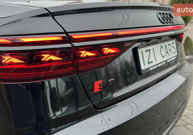 Черный Ауди С8, объемом двигателя 4 л и пробегом 46 тыс. км за 93000 $, фото 9 на Automoto.ua