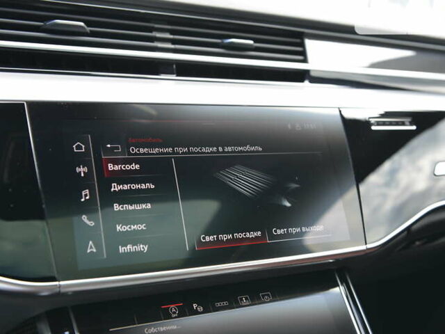 Черный Ауди С8, объемом двигателя 4 л и пробегом 16 тыс. км за 142500 $, фото 81 на Automoto.ua