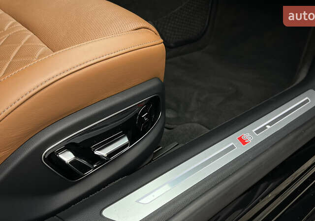 Черный Ауди С8, объемом двигателя 4 л и пробегом 46 тыс. км за 93000 $, фото 48 на Automoto.ua