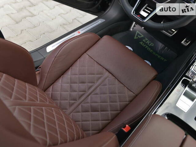 Черный Ауди С8, объемом двигателя 4 л и пробегом 16 тыс. км за 142500 $, фото 73 на Automoto.ua