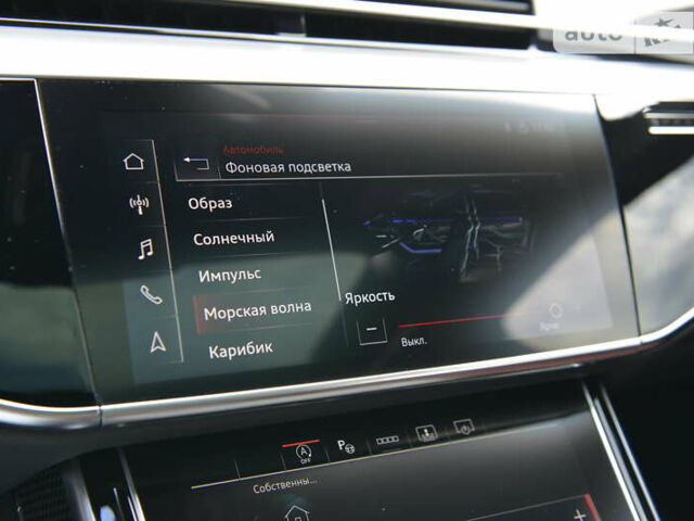 Черный Ауди С8, объемом двигателя 4 л и пробегом 16 тыс. км за 142500 $, фото 82 на Automoto.ua