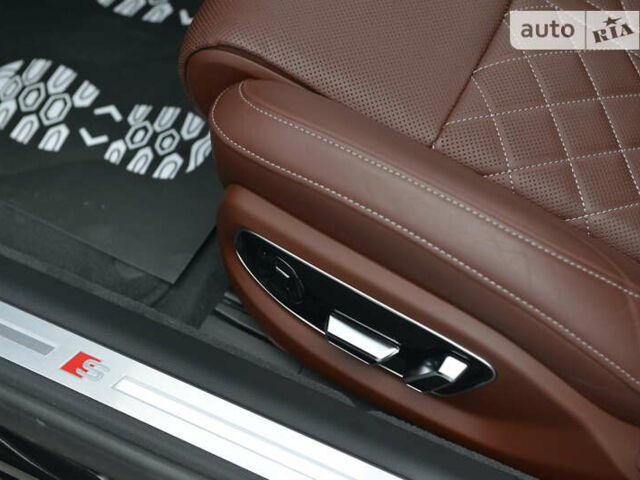 Черный Ауди С8, объемом двигателя 4 л и пробегом 16 тыс. км за 142500 $, фото 37 на Automoto.ua