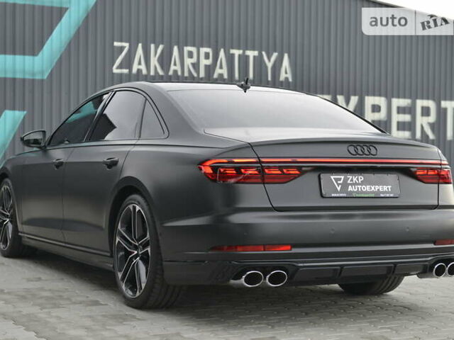 Черный Ауди С8, объемом двигателя 4 л и пробегом 16 тыс. км за 142500 $, фото 68 на Automoto.ua