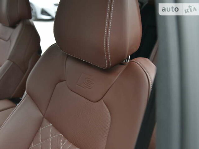 Черный Ауди С8, объемом двигателя 4 л и пробегом 16 тыс. км за 142500 $, фото 34 на Automoto.ua