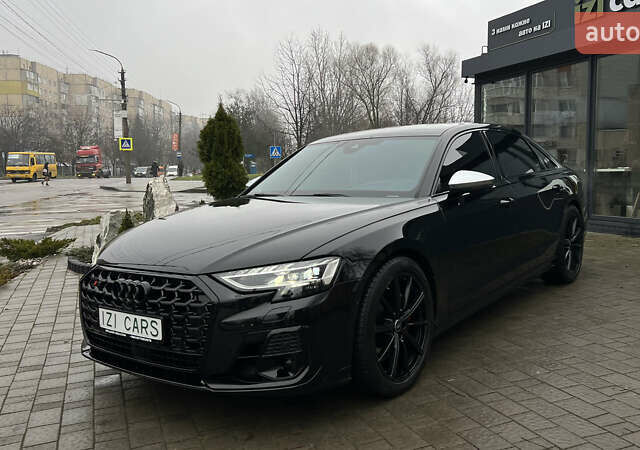 Черный Ауди С8, объемом двигателя 4 л и пробегом 46 тыс. км за 93000 $, фото 2 на Automoto.ua