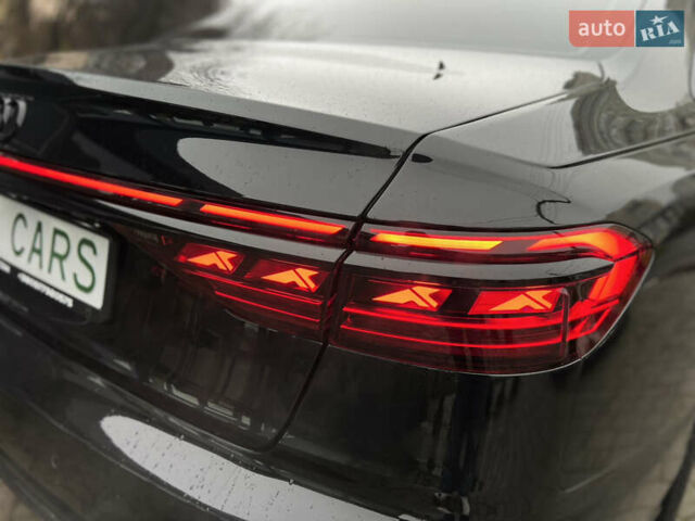 Черный Ауди С8, объемом двигателя 4 л и пробегом 46 тыс. км за 93000 $, фото 7 на Automoto.ua