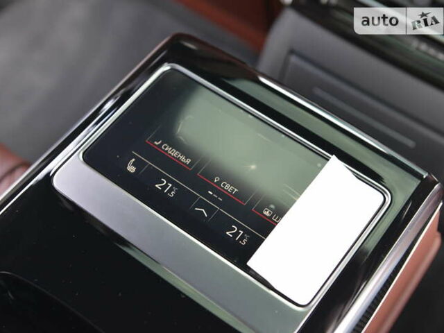 Черный Ауди С8, объемом двигателя 4 л и пробегом 16 тыс. км за 142500 $, фото 52 на Automoto.ua