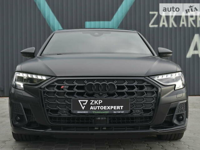 Черный Ауди С8, объемом двигателя 4 л и пробегом 16 тыс. км за 142500 $, фото 59 на Automoto.ua