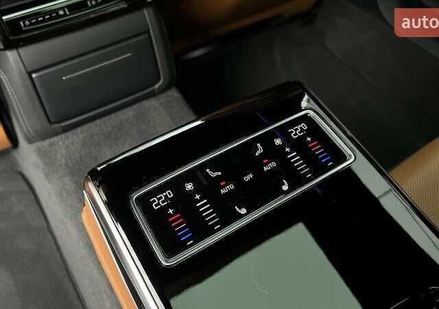 Черный Ауди С8, объемом двигателя 4 л и пробегом 46 тыс. км за 93000 $, фото 36 на Automoto.ua