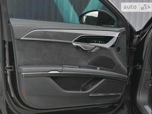 Черный Ауди С8, объемом двигателя 4 л и пробегом 16 тыс. км за 142500 $, фото 30 на Automoto.ua