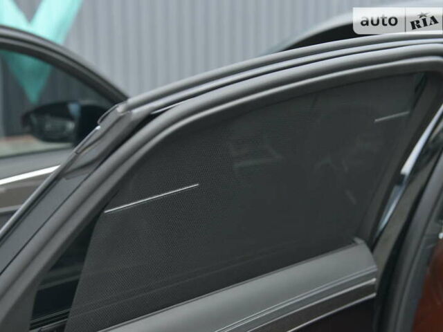 Черный Ауди С8, объемом двигателя 4 л и пробегом 16 тыс. км за 142500 $, фото 39 на Automoto.ua