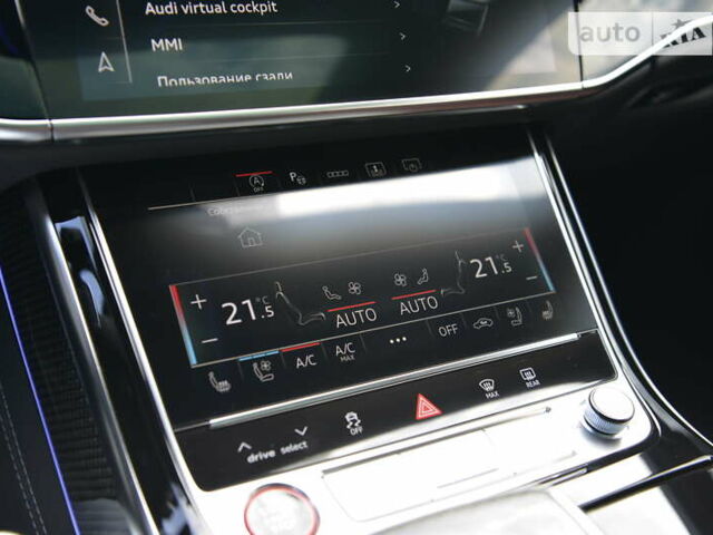 Черный Ауди С8, объемом двигателя 4 л и пробегом 16 тыс. км за 142500 $, фото 87 на Automoto.ua