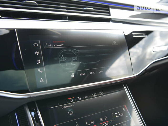 Черный Ауди С8, объемом двигателя 4 л и пробегом 16 тыс. км за 142500 $, фото 85 на Automoto.ua