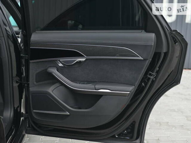 Черный Ауди С8, объемом двигателя 4 л и пробегом 16 тыс. км за 142500 $, фото 46 на Automoto.ua