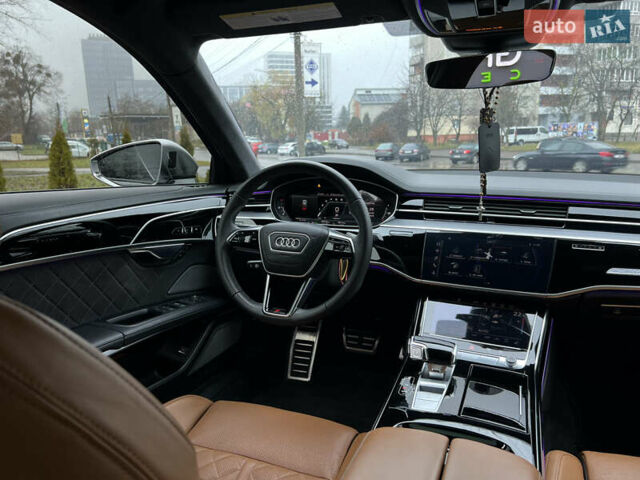 Черный Ауди С8, объемом двигателя 4 л и пробегом 46 тыс. км за 93000 $, фото 39 на Automoto.ua