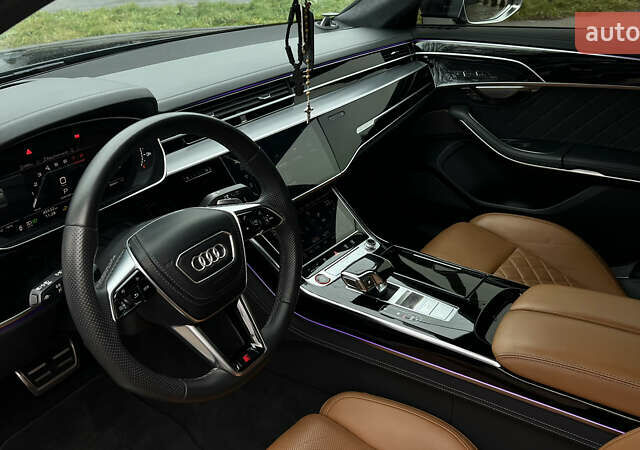 Черный Ауди С8, объемом двигателя 4 л и пробегом 46 тыс. км за 93000 $, фото 31 на Automoto.ua