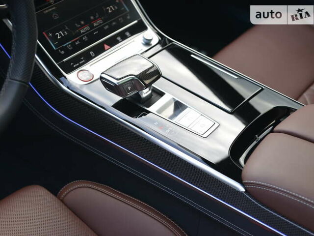 Черный Ауди С8, объемом двигателя 4 л и пробегом 16 тыс. км за 142500 $, фото 26 на Automoto.ua