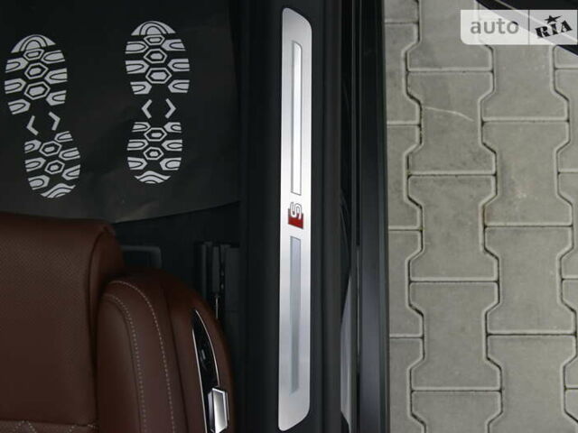 Черный Ауди С8, объемом двигателя 4 л и пробегом 16 тыс. км за 142500 $, фото 58 на Automoto.ua