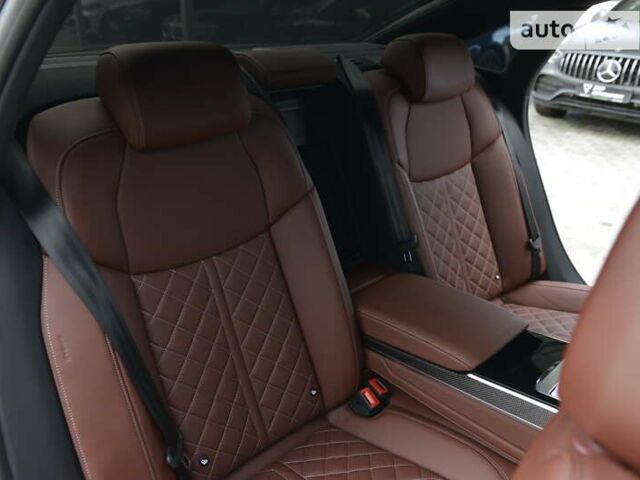 Черный Ауди С8, объемом двигателя 4 л и пробегом 16 тыс. км за 142500 $, фото 49 на Automoto.ua