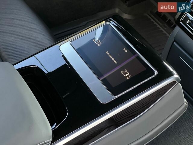 Чорний Ауді S8, об'ємом двигуна 4 л та пробігом 43 тис. км за 126000 $, фото 30 на Automoto.ua