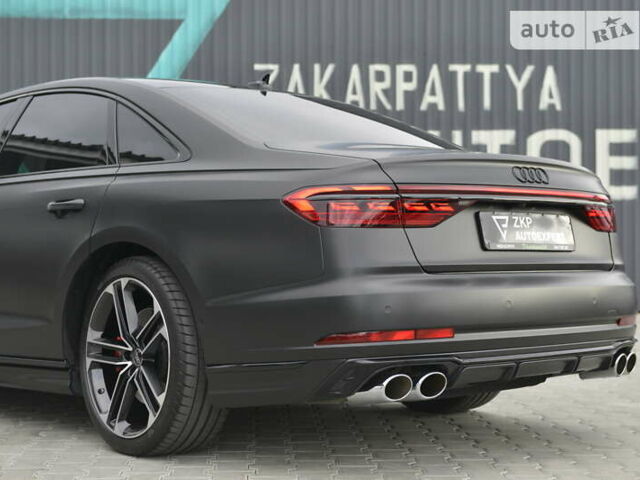 Черный Ауди С8, объемом двигателя 4 л и пробегом 16 тыс. км за 142500 $, фото 5 на Automoto.ua