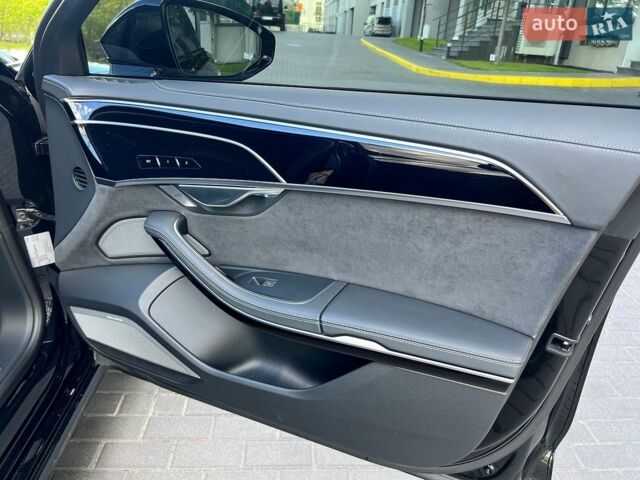 Чорний Ауді S8, об'ємом двигуна 4 л та пробігом 43 тис. км за 126000 $, фото 24 на Automoto.ua