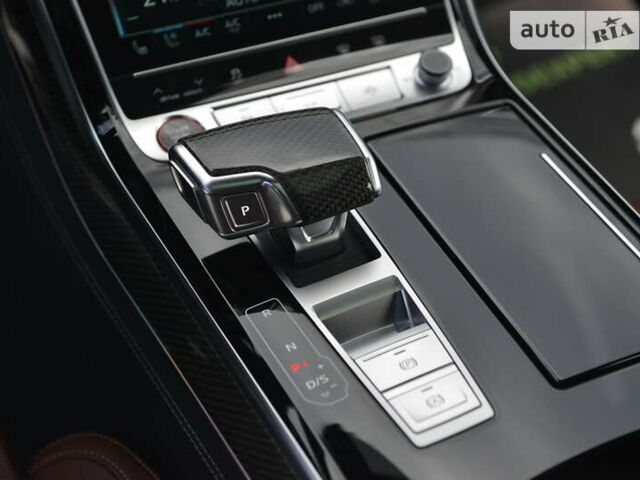 Черный Ауди С8, объемом двигателя 4 л и пробегом 16 тыс. км за 142500 $, фото 28 на Automoto.ua