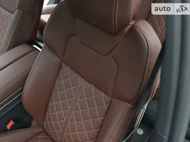 Черный Ауди С8, объемом двигателя 4 л и пробегом 16 тыс. км за 142500 $, фото 36 на Automoto.ua