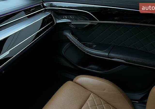 Черный Ауди С8, объемом двигателя 4 л и пробегом 46 тыс. км за 93000 $, фото 16 на Automoto.ua