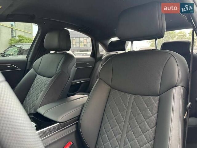 Чорний Ауді S8, об'ємом двигуна 4 л та пробігом 2 тис. км за 158000 $, фото 17 на Automoto.ua
