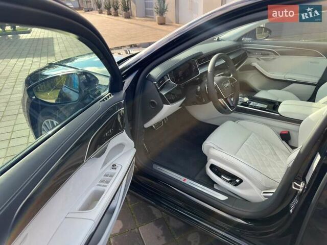 Черный Ауди С8, объемом двигателя 4 л и пробегом 28 тыс. км за 149000 $, фото 23 на Automoto.ua