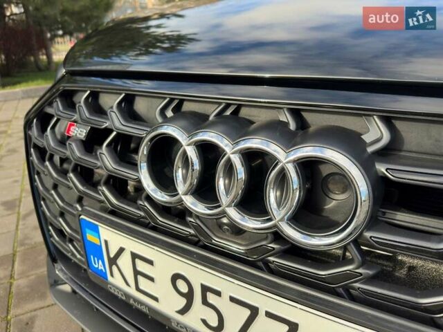 Черный Ауди С8, объемом двигателя 4 л и пробегом 28 тыс. км за 149000 $, фото 22 на Automoto.ua