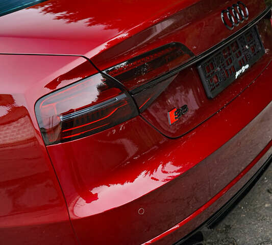 Ауди С8, объемом двигателя 4 л и пробегом 192 тыс. км за 38000 $, фото 1 на Automoto.ua