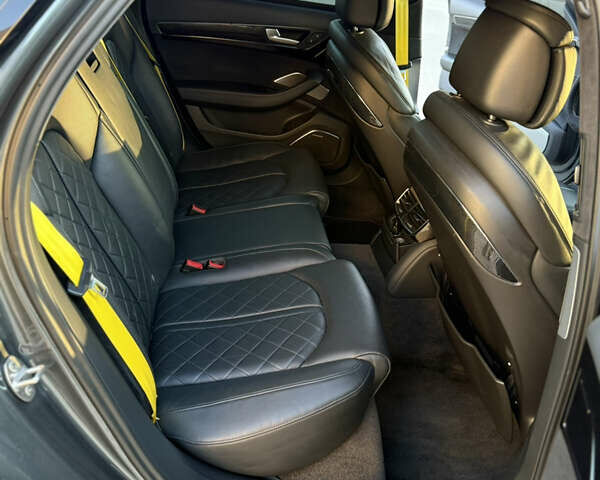 Ауди С8, объемом двигателя 3.99 л и пробегом 217 тыс. км за 40500 $, фото 8 на Automoto.ua