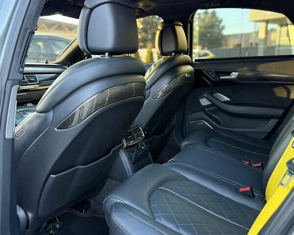 Ауди С8, объемом двигателя 3.99 л и пробегом 217 тыс. км за 40500 $, фото 7 на Automoto.ua